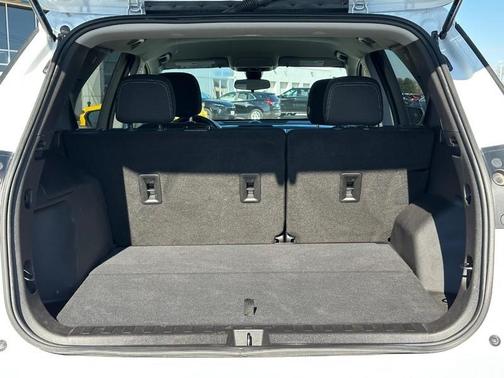 Summit White 2022 Chevrolet Equinox LS