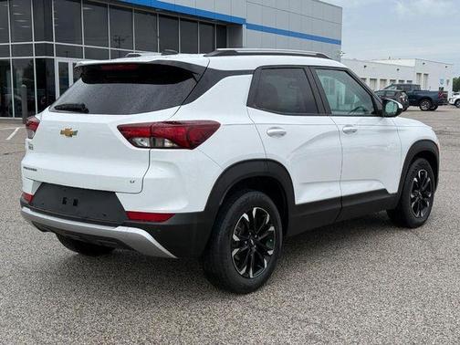 Summit White 2023 Chevrolet Trailblazer LT