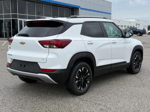 Summit White 2023 Chevrolet Trailblazer LT