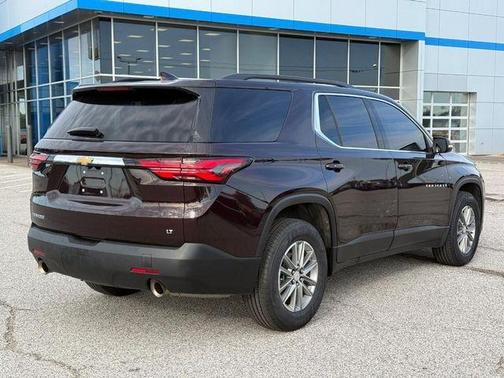 Black Cherry Metallic 2023 Chevrolet Traverse LT Cloth