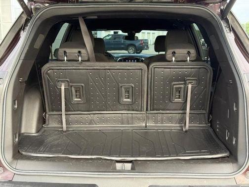 Black Cherry Metallic 2023 Chevrolet Traverse LT Cloth