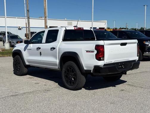 Summit White / White 2026 Chevrolet Colorado Trail Boss