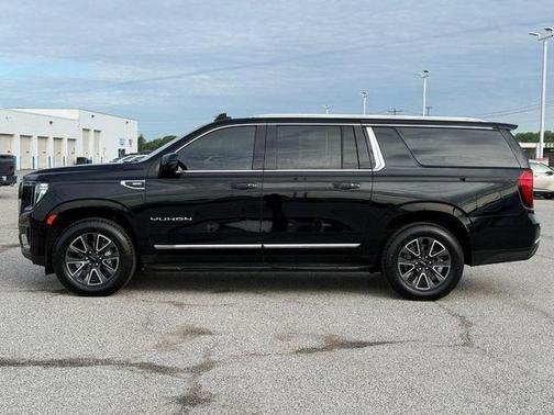 Onyx Black 2022 GMC Yukon XL SLT
