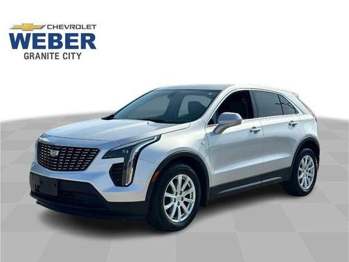 Radiant Silver Metallic 2019 Cadillac XT4 Luxury