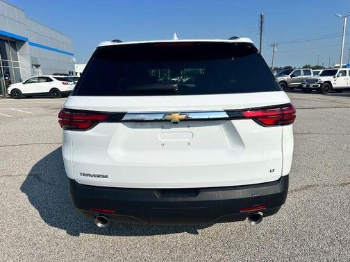 Summit White 2023 Chevrolet Traverse LT Cloth