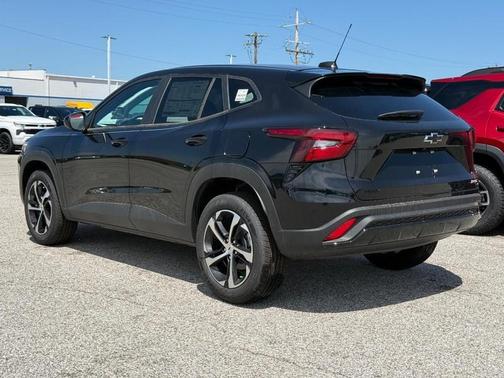 Mosaic Black Metallic 2026 Chevrolet Trax 1RS