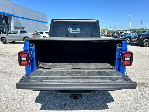 Hydro Blue Pearlcoat 2024 Jeep Gladiator Rubicon