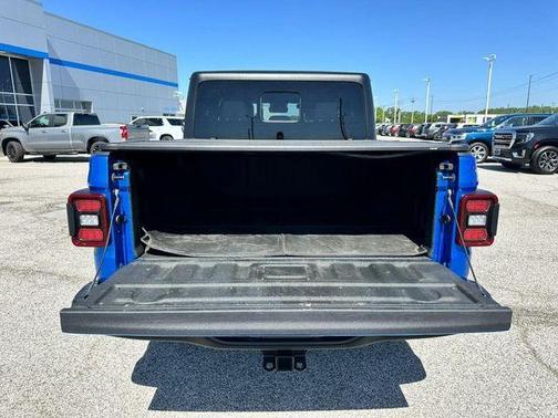 Hydro Blue Pearlcoat 2024 Jeep Gladiator Rubicon