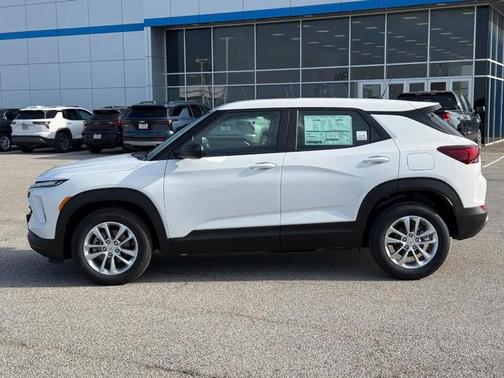 Summit White / White 2026 Chevrolet Trailblazer LS