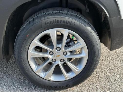 Summit White / White 2026 Chevrolet Trailblazer LS