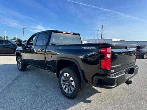 Black 2026 Chevrolet Silverado 2500 Custom