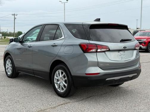 Sterling Gray Metallic 2024 Chevrolet Equinox LT