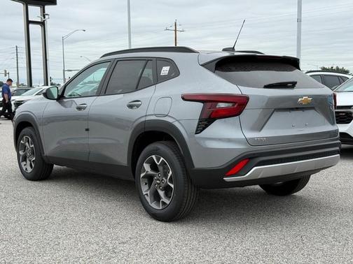 Sterling Gray Metallic 2026 Chevrolet Trax LT