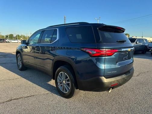 2022 Chevrolet Traverse LT Cloth