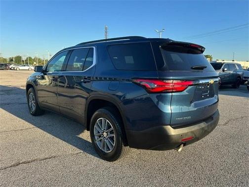 2022 Chevrolet Traverse LT Cloth