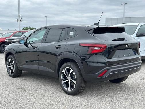 Mosaic Black Metallic 2026 Chevrolet Trax 1RS