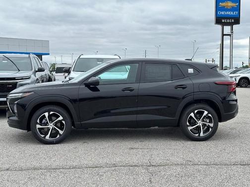 Mosaic Black Metallic 2026 Chevrolet Trax 1RS