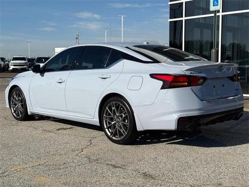 2023 Nissan Altima 2.0 SR