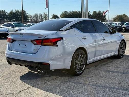 2023 Nissan Altima 2.0 SR