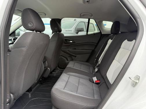 Summit White / White 2026 Chevrolet Trax LS
