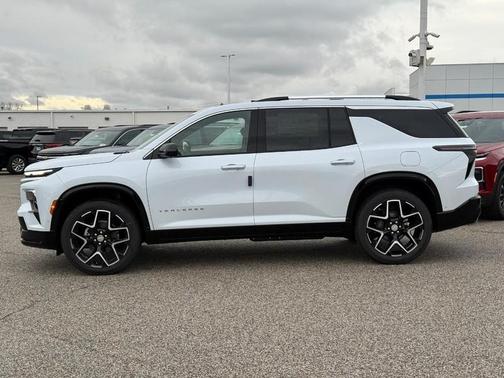 White Tri-Coat 2026 Chevrolet Traverse High Country