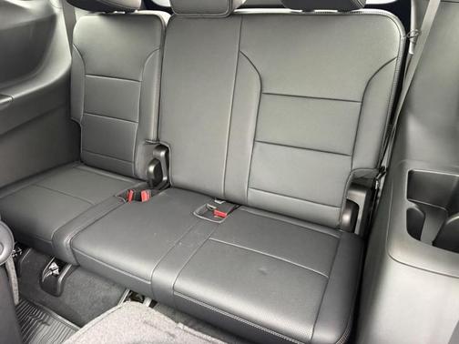 White Tri-Coat 2026 Chevrolet Traverse High Country