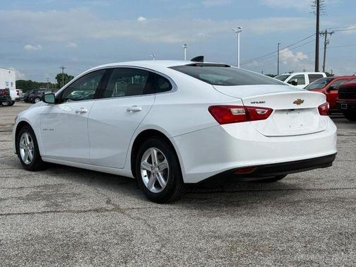 Summit White 2021 Chevrolet Malibu 1LS