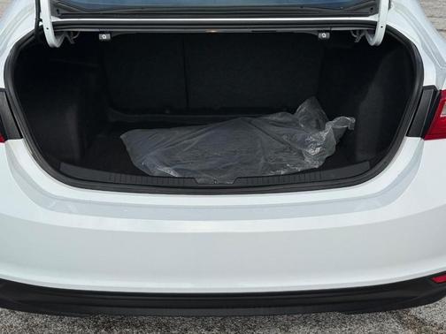 Summit White 2021 Chevrolet Malibu 1LS