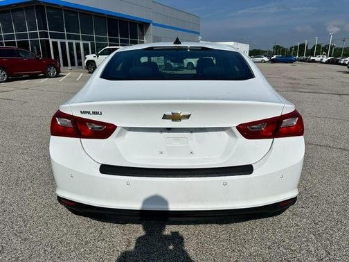 Summit White 2024 Chevrolet Malibu 1LS