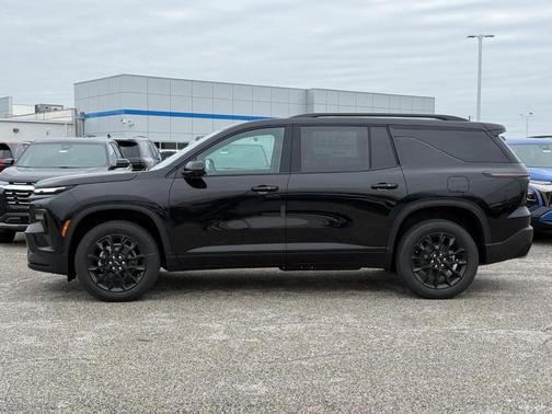 Mosaic Black Metallic 2026 Chevrolet Traverse LT
