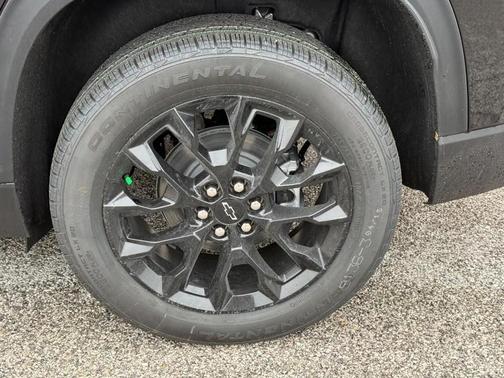 Mosaic Black Metallic 2026 Chevrolet Traverse LT