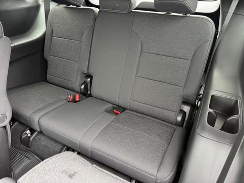 Mosaic Black Metallic 2026 Chevrolet Traverse LT