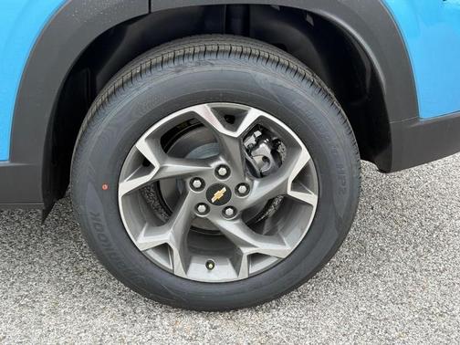 Blue Metallic 2026 Chevrolet Trax LT