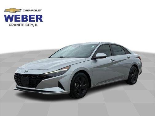 2022 Hyundai ELANTRA SEL