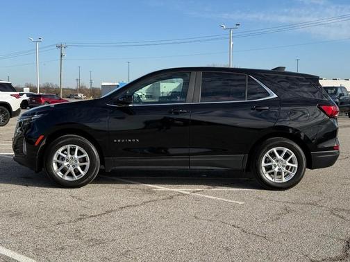 Mosaic Black Metallic 2024 Chevrolet Equinox LT