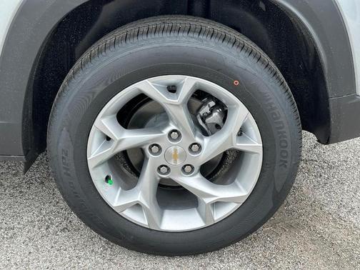 Sterling Gray Metallic 2026 Chevrolet Trax LS