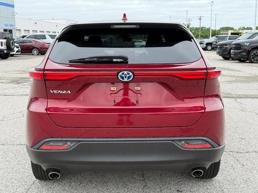 Pearl 2023 Toyota Venza LE