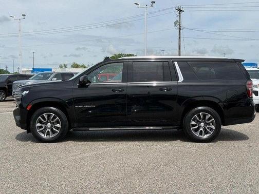 Black 2022 Chevrolet Suburban LT