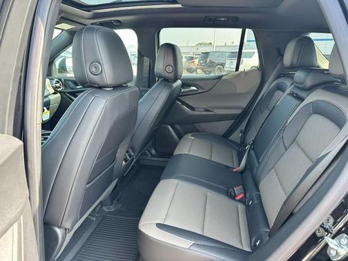 Mosaic Black Metallic 2026 Chevrolet Equinox LT