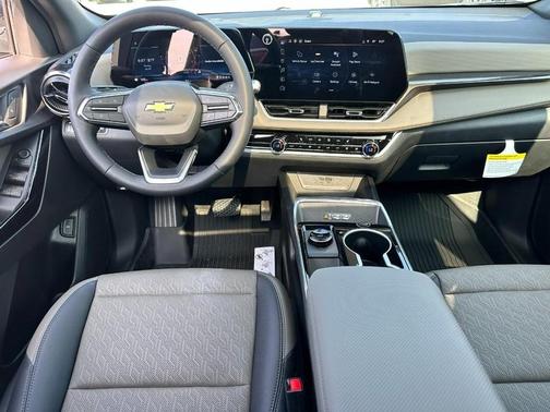 Mosaic Black Metallic 2026 Chevrolet Equinox LT