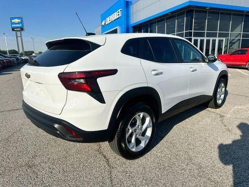 Summit White 2025 Chevrolet Trax LS
