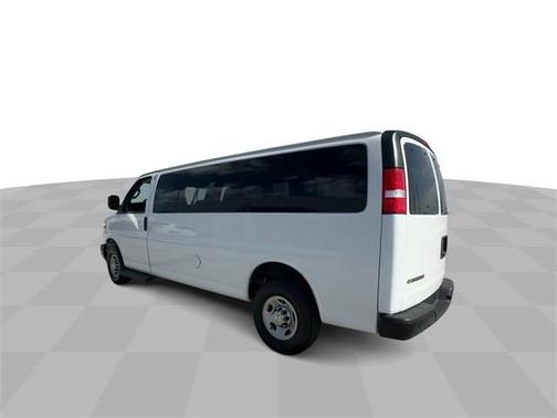 2022 Chevrolet Express 3500 LS