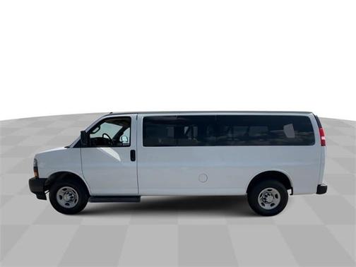2022 Chevrolet Express 3500 LS