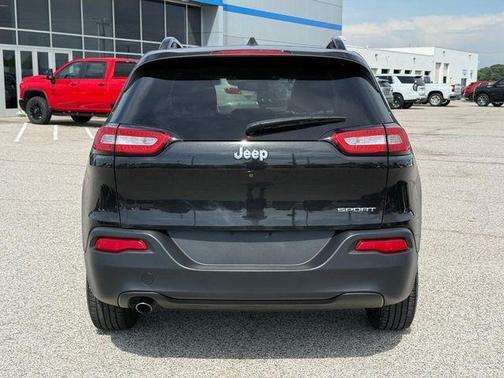 Brilliant Black Crystal Pearlcoat 2016 Jeep Cherokee Sport