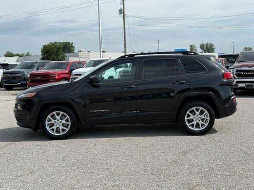 Brilliant Black Crystal Pearlcoat 2016 Jeep Cherokee Sport
