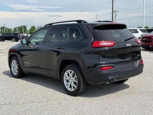 Brilliant Black Crystal Pearlcoat 2016 Jeep Cherokee Sport
