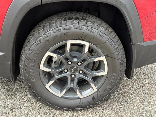 Radiant Red 2026 Chevrolet Equinox ACTIV