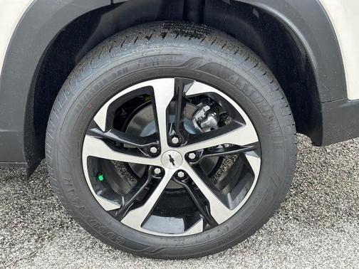 White Sand 2026 Chevrolet Trax 1RS