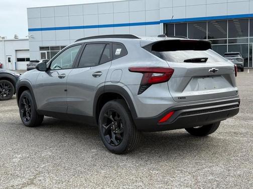 Sterling Gray Metallic 2026 Chevrolet Trax LT