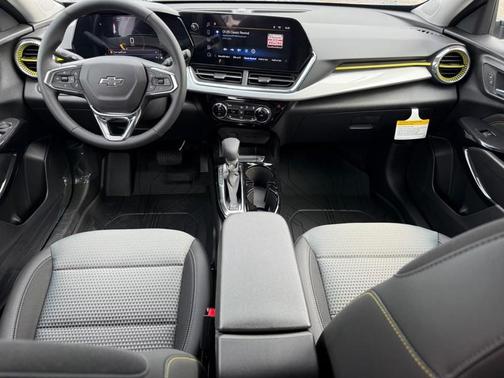 Sterling Gray Metallic 2026 Chevrolet Trax LT